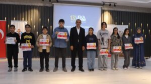 Bilgi yarışmasında kazananlar ödüllerini aldı