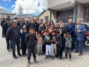 VEKİL FIRAT, TEKMAN VE KARAYAZI’DA HALKLA BULUŞTU