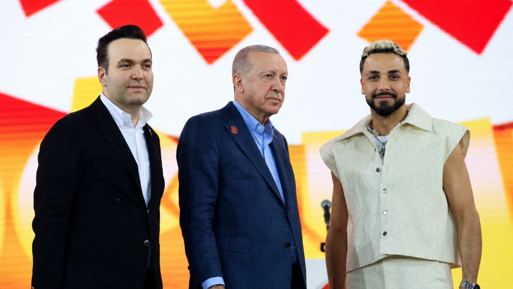Sporcu ve Sanatçı Gençler Kürsüde Buluştu