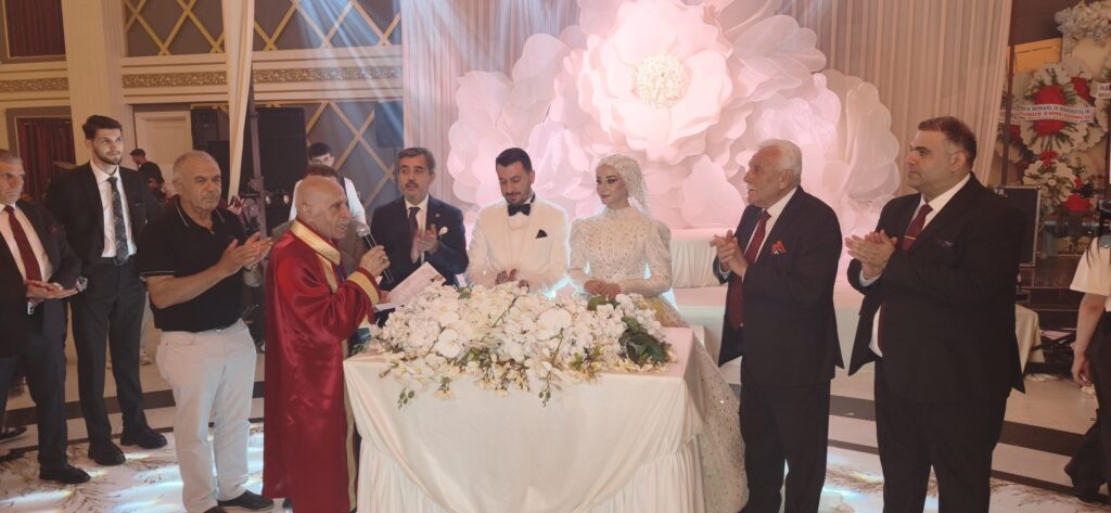 Bardakçı Ailesinin Mutlu Günü