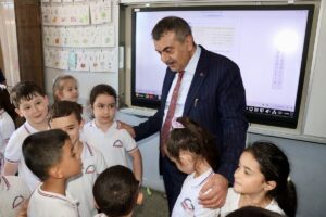 Milli Eğitim Bakanı Tekin, Giresun’da ziyaretlerde bulundu