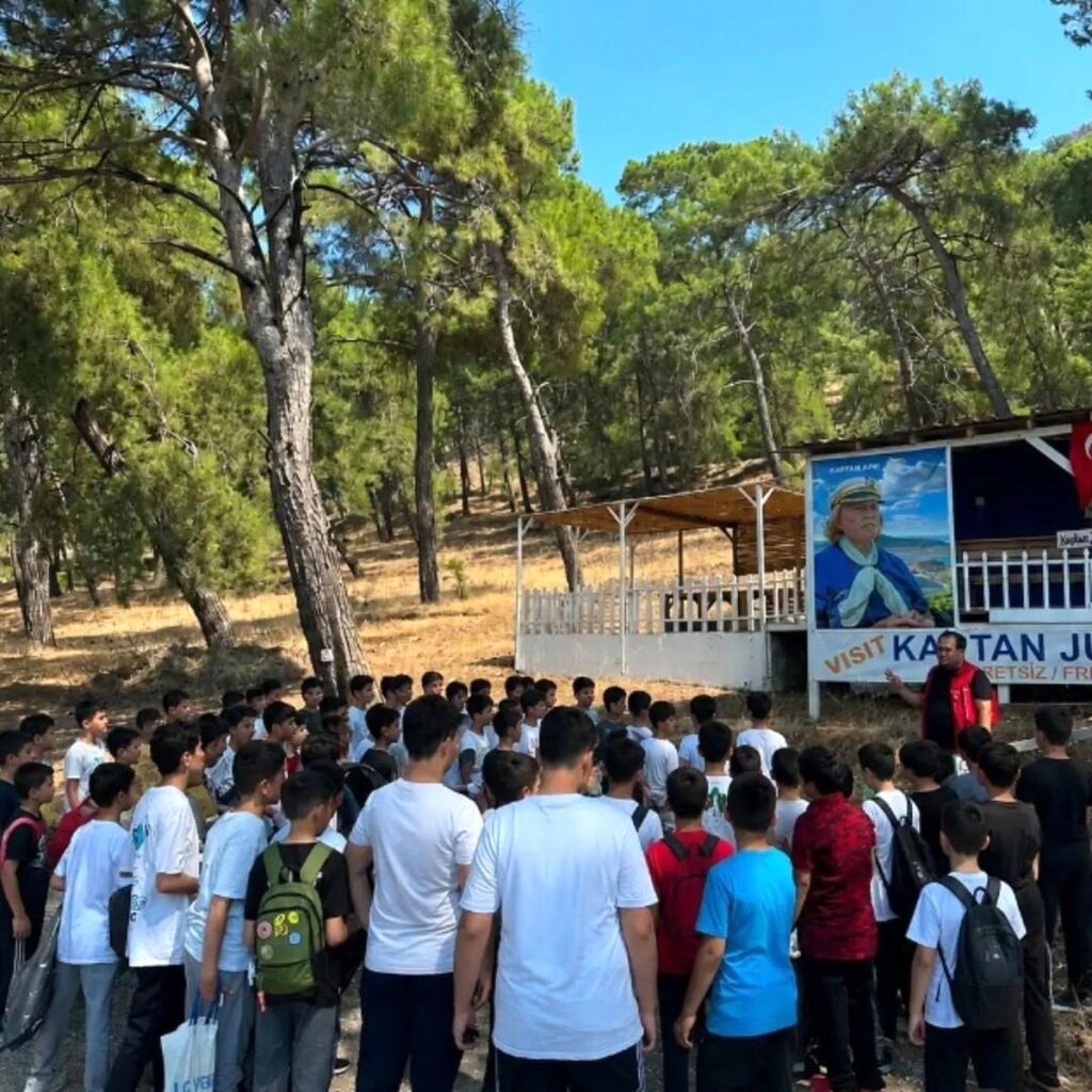 Doğayı koruyor, geleceğe umut oluyorlar gençler Dalyan’ı atıklardan temizledi