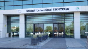 Fikrini şirketleştirmek isteyen gençlere KOÜ Teknopark desteği